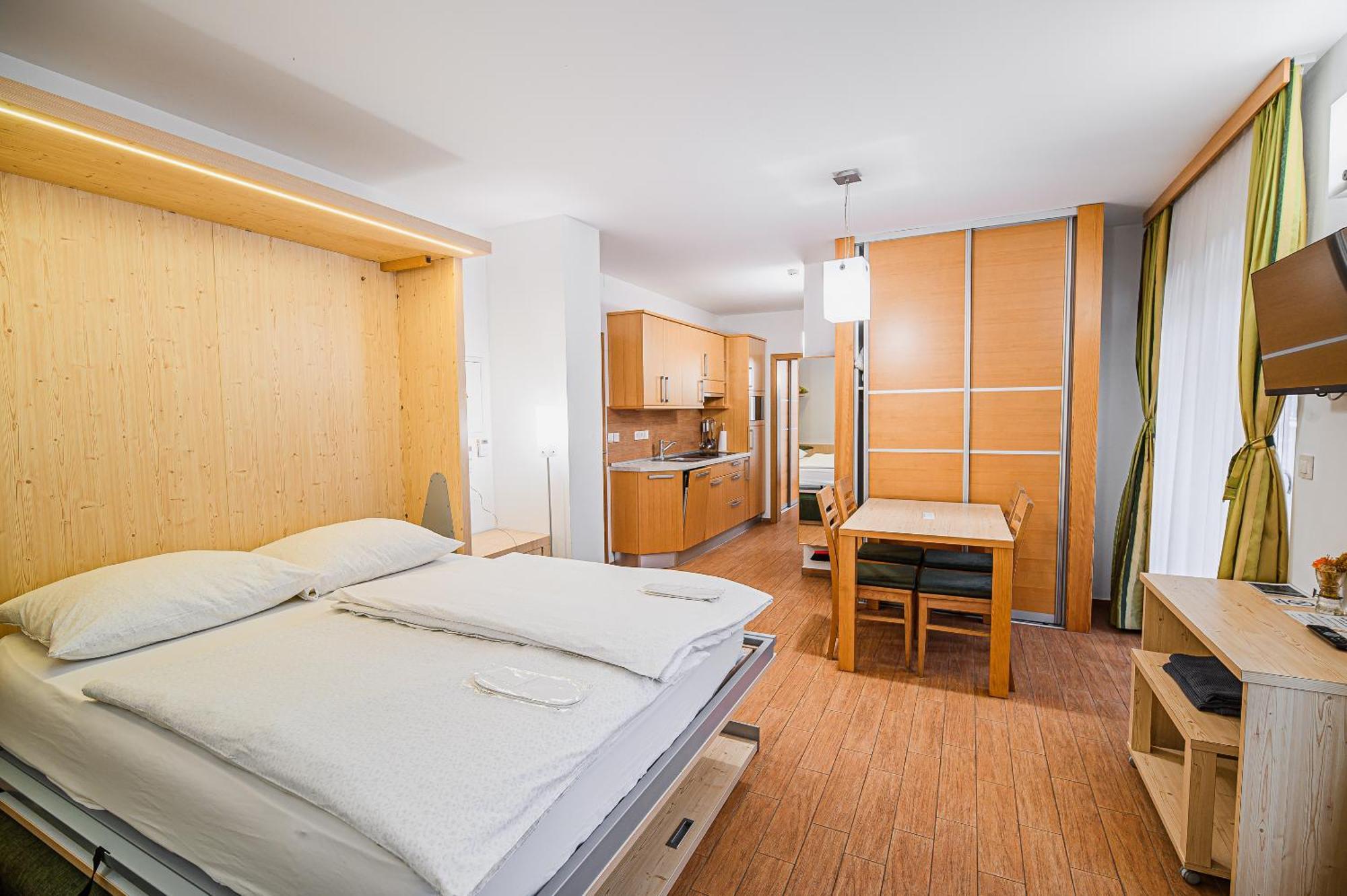 Apartments Maleric With Indoor Pool And Wellness Dragatuš Zewnętrze zdjęcie