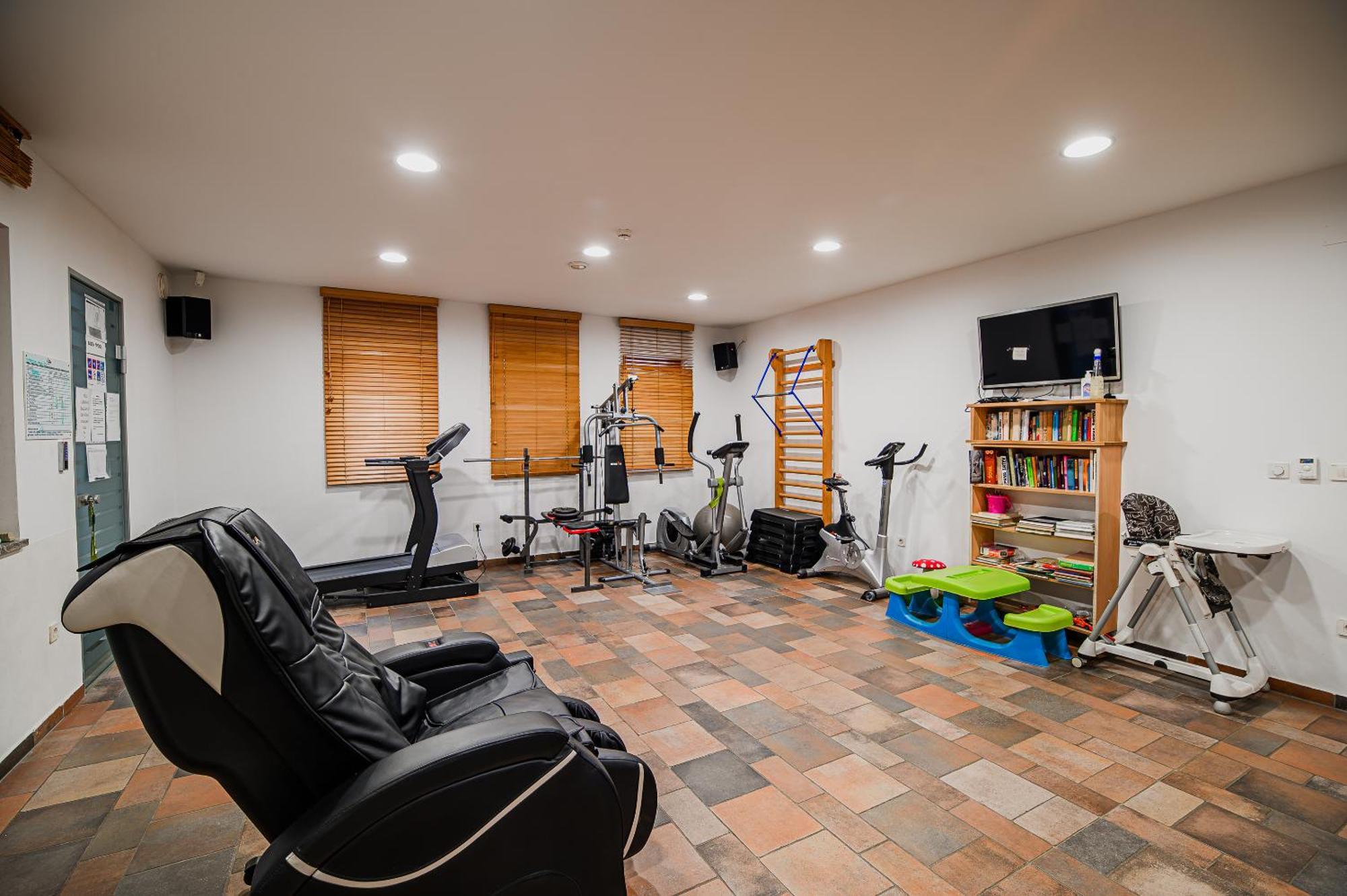 Apartments Maleric With Indoor Pool And Wellness Dragatuš Zewnętrze zdjęcie