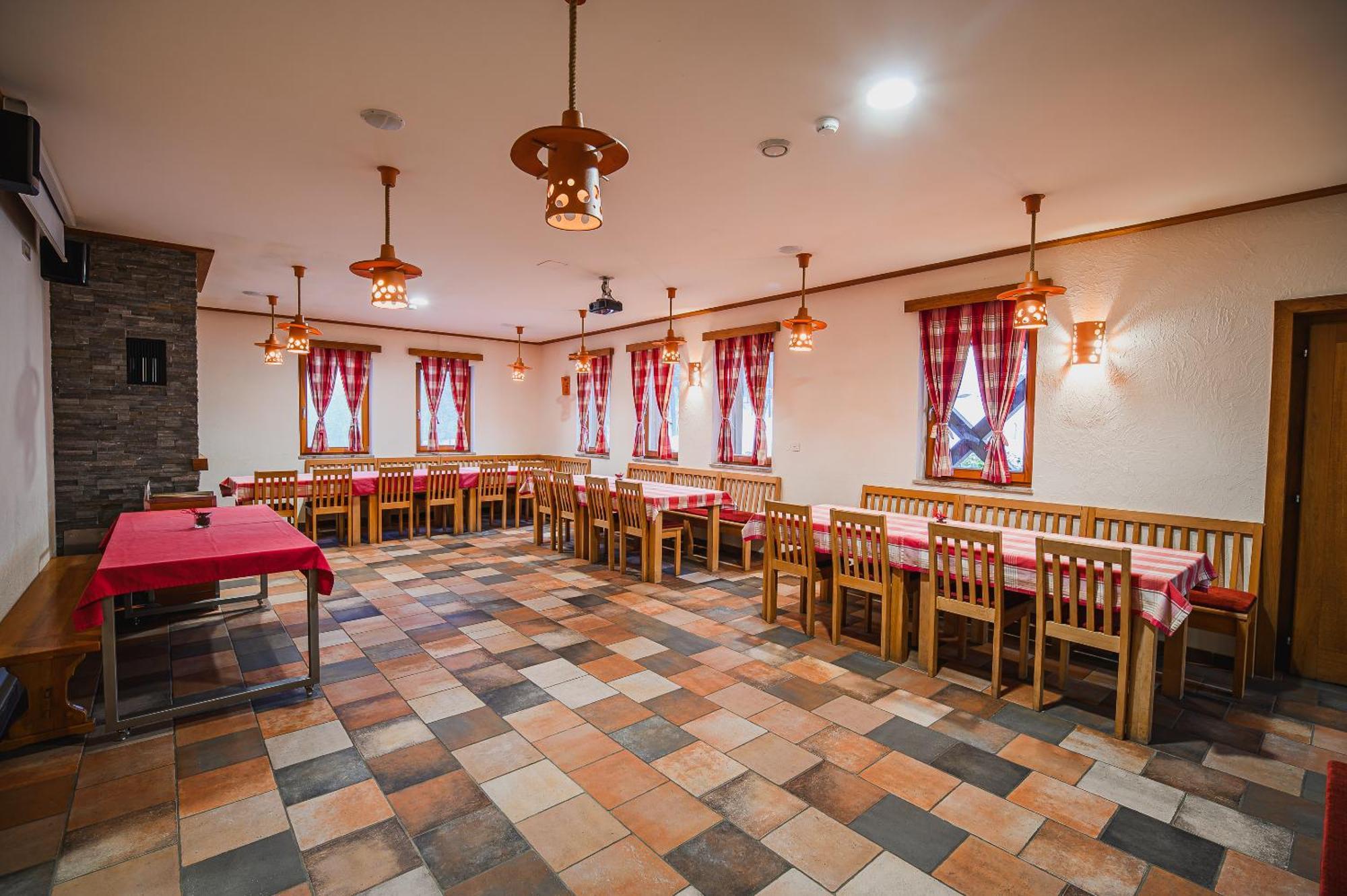 Apartments Maleric With Indoor Pool And Wellness Dragatuš Zewnętrze zdjęcie