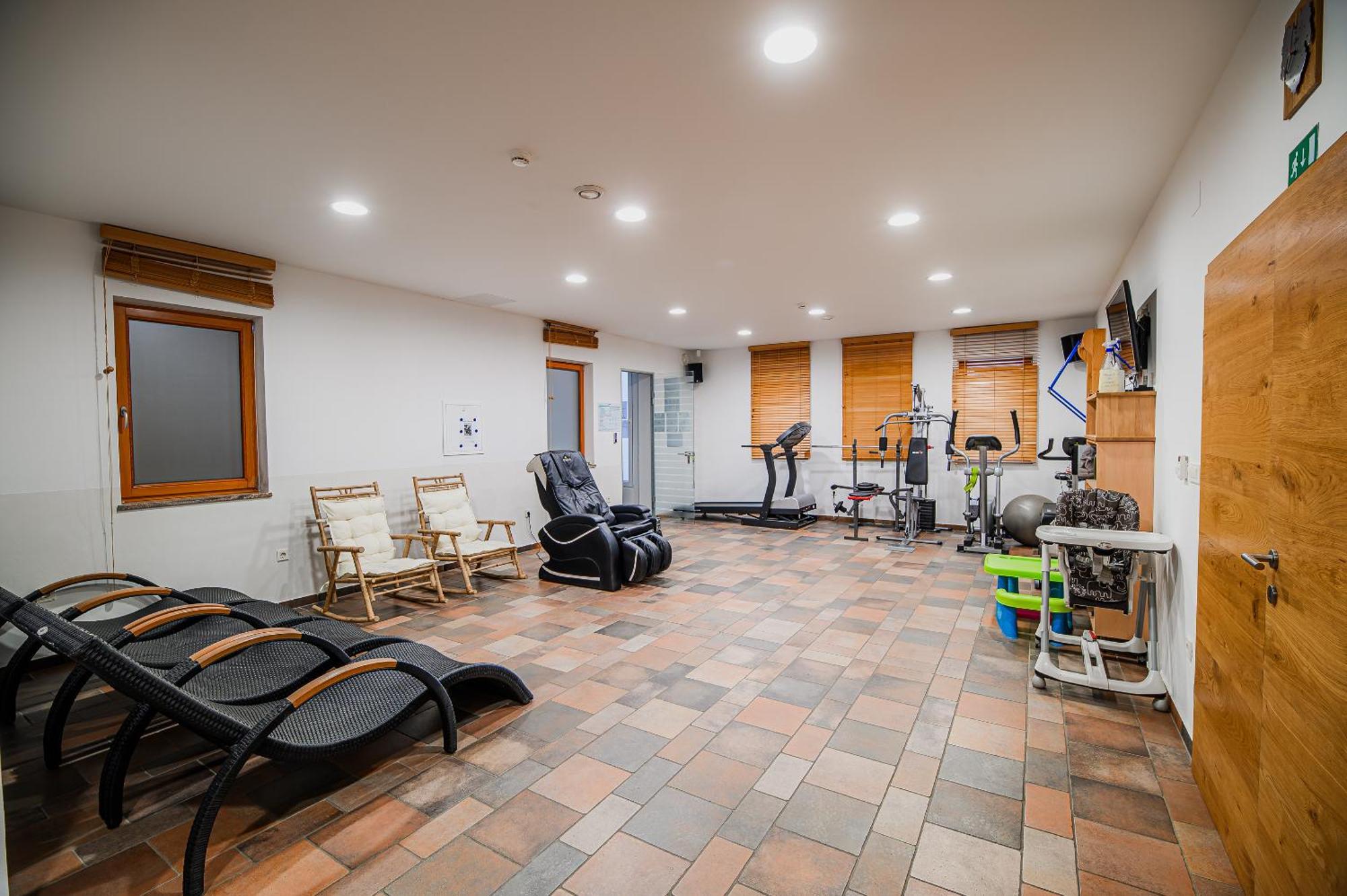Apartments Maleric With Indoor Pool And Wellness Dragatuš Zewnętrze zdjęcie